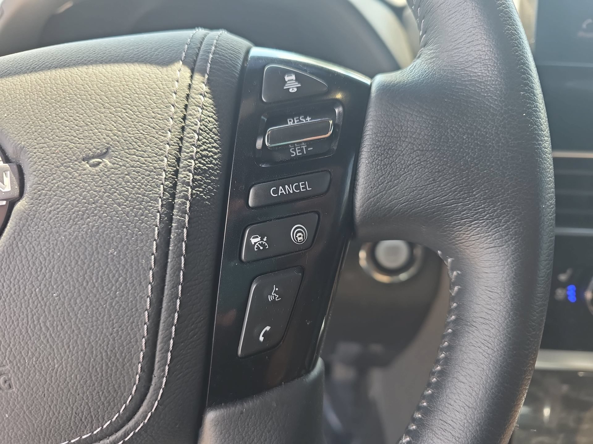 Used 2024 Nissan Armada Platinum w/ Captain's Chairs Package AWD/4WD image 18