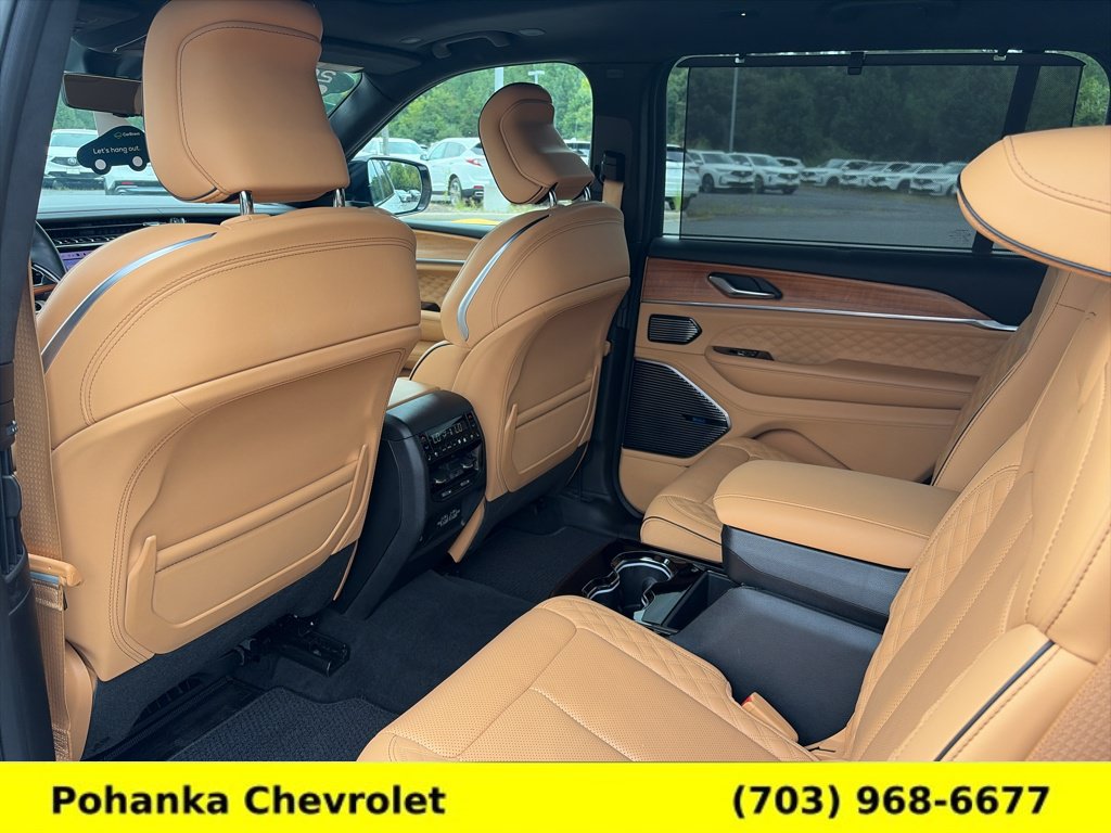Used 2025 Jeep Grand Cherokee L Summit AWD/4WD image 23