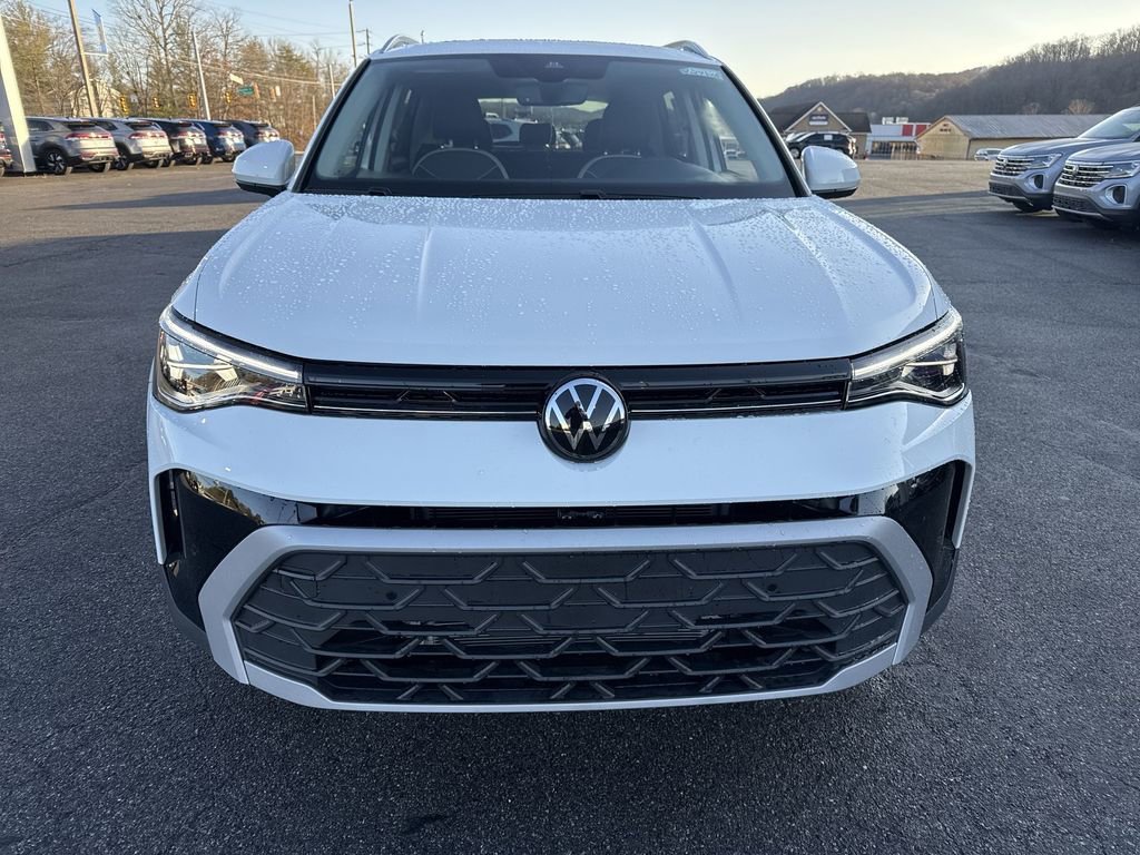 New 2025 Volkswagen Taos SE AWD/4WD image 2