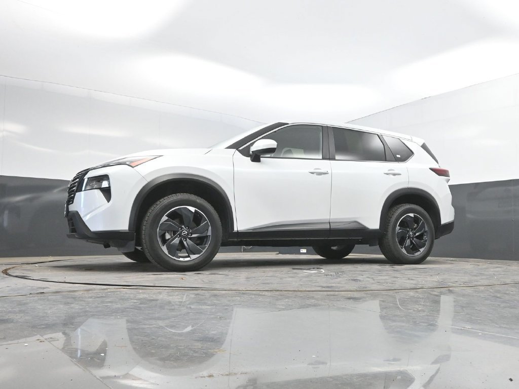 Used 2025 Nissan Rogue SV FWD image 34