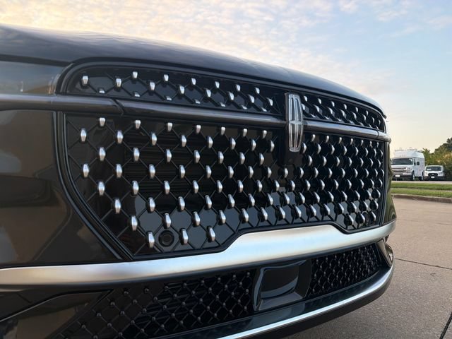 New 2026 Lincoln Nautilus Reserve AWD/4WD image 13