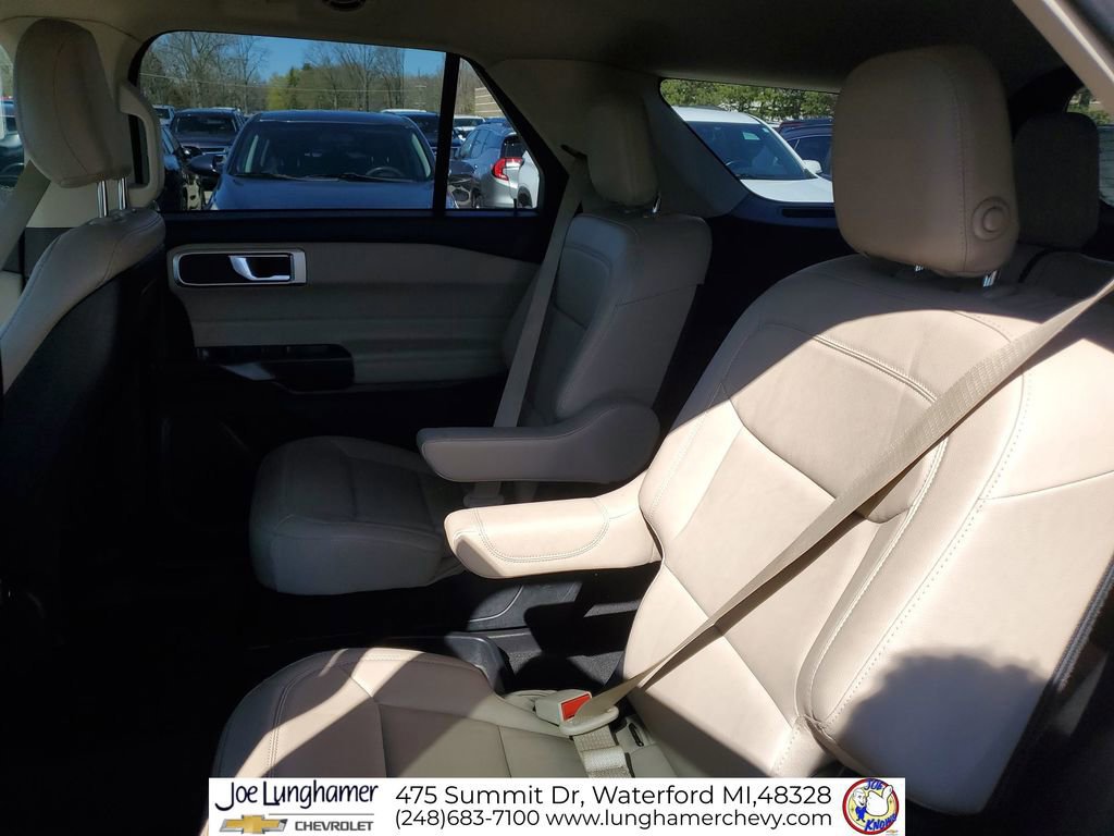 Used 2020 Ford Explorer XLT w/ Equipment Group 202A AWD/4WD image 25