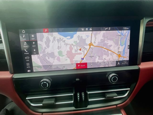 Certified 2023 Porsche Macan S AWD/4WD image 27