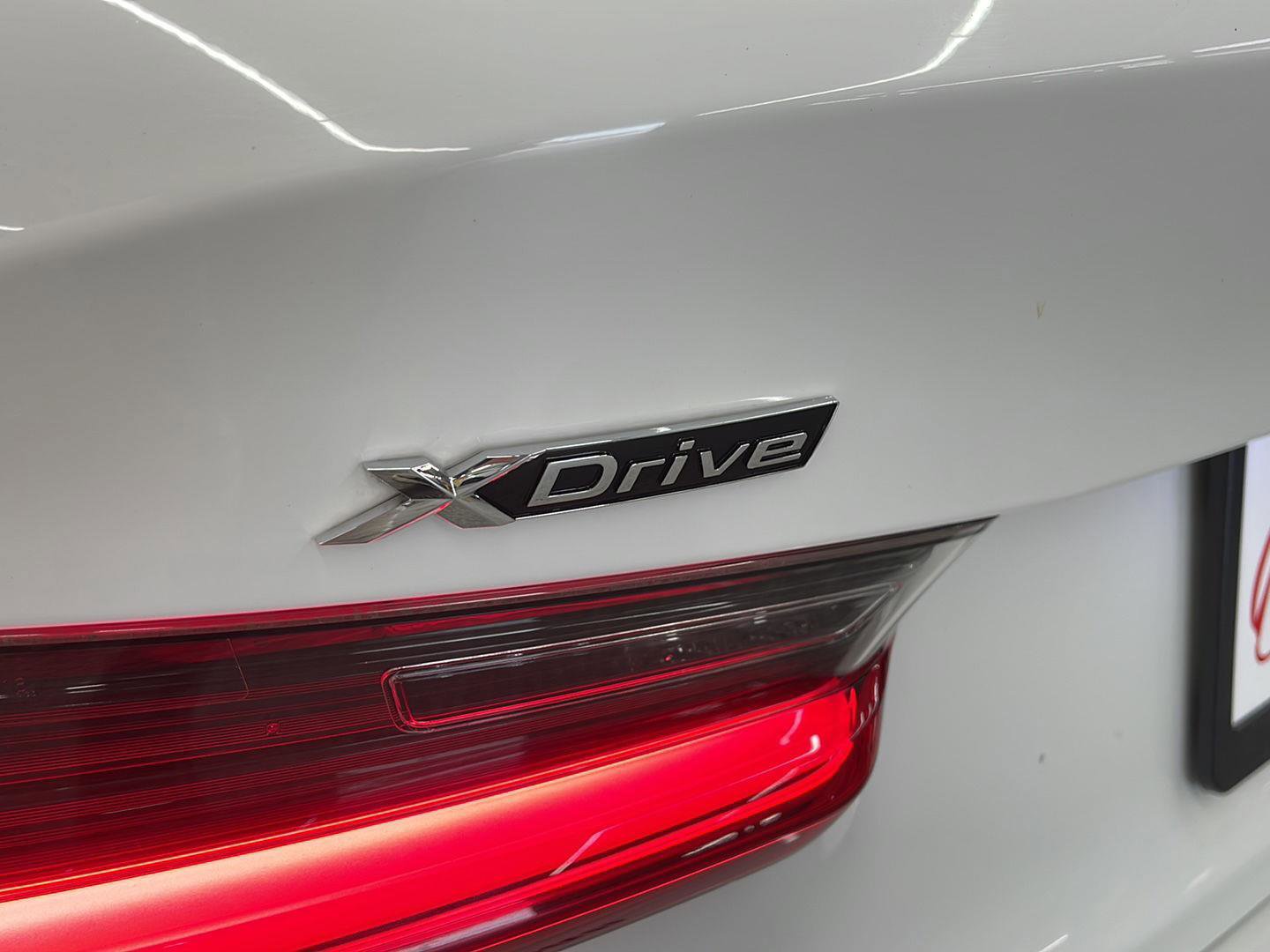 Used 2021 BMW 330e xDrive w/ Convenience Package image 7