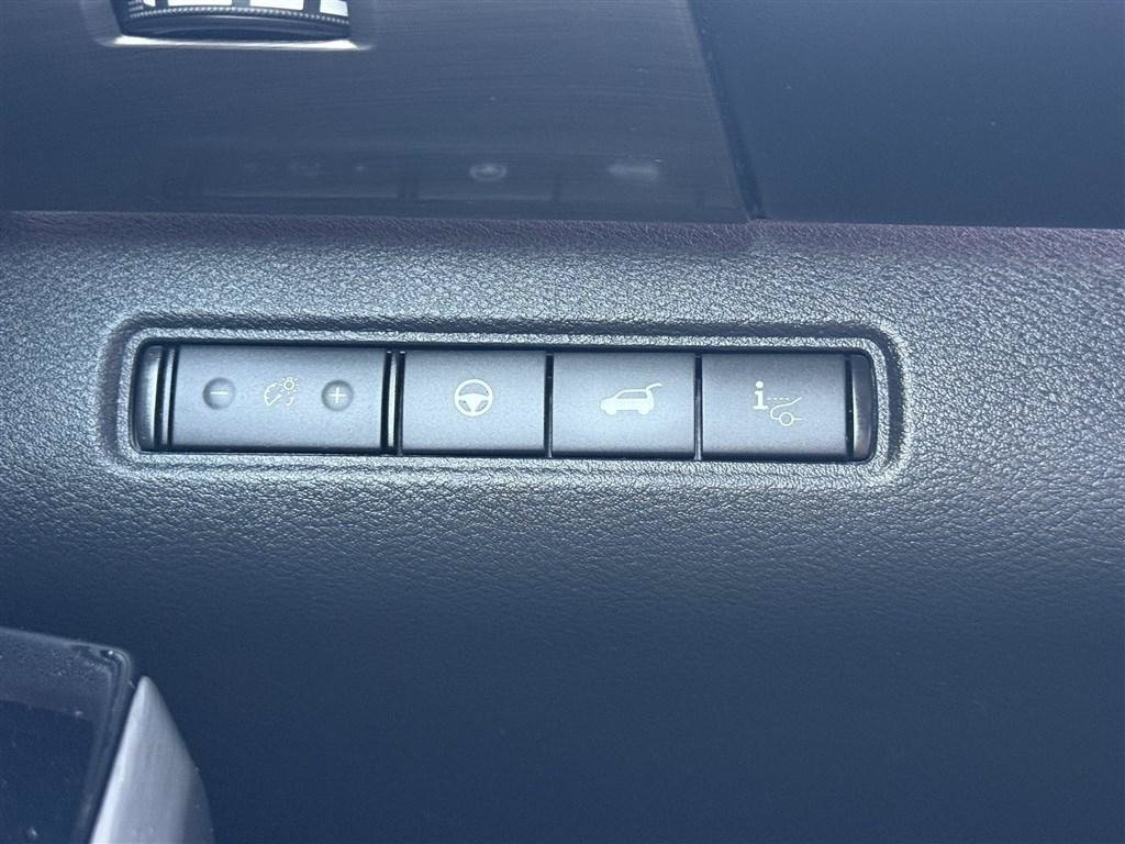 Used 2023 Nissan Pathfinder Platinum AWD/4WD image 37