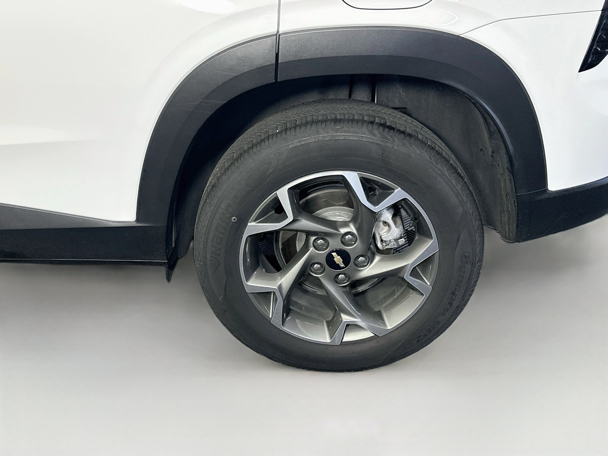 Used 2025 Chevrolet Trax LT FWD image 11