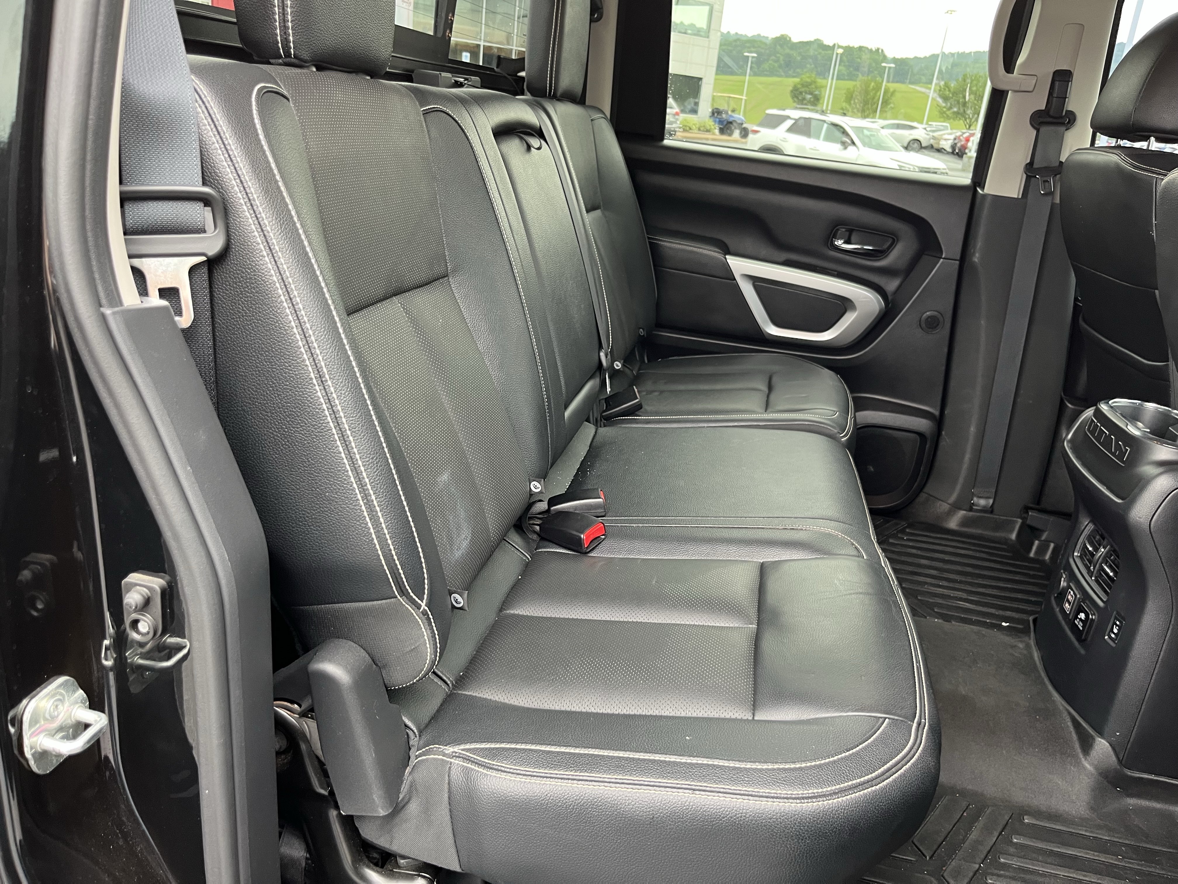 Used 2019 Nissan Titan PRO-4X w/ Pro-4x Convenience Package AWD/4WD video 4