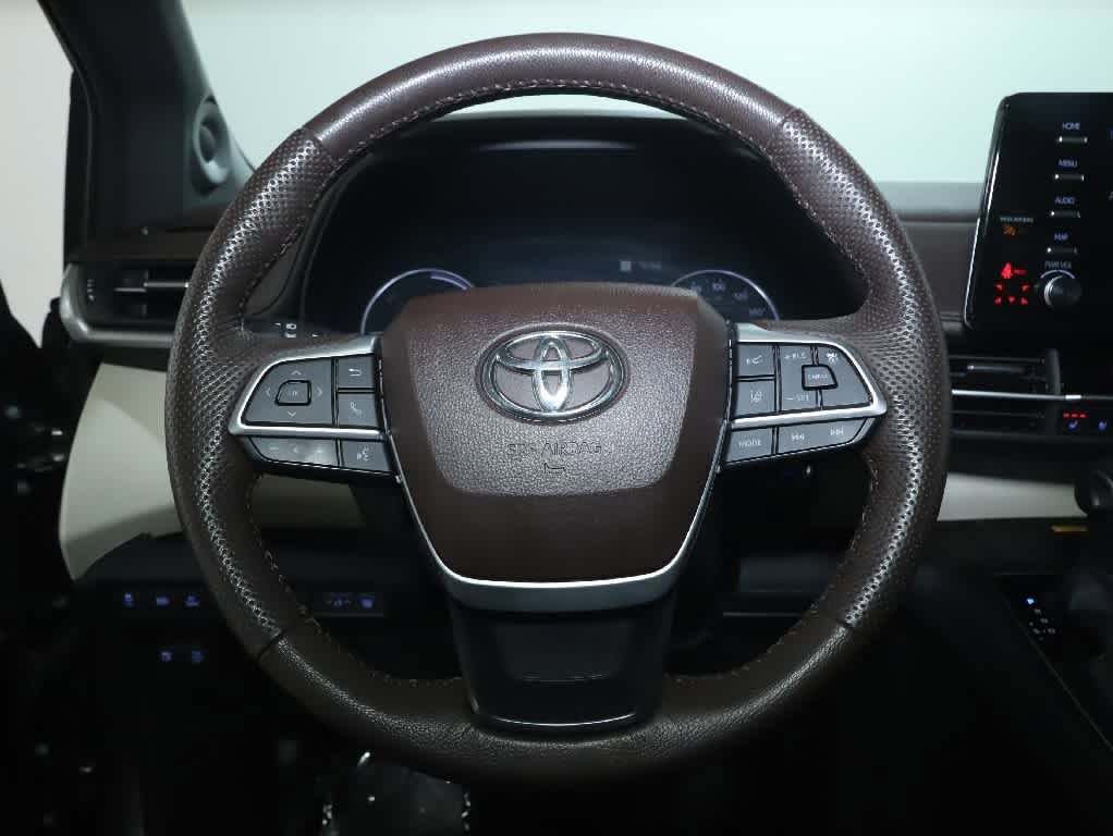 Certified 2022 Toyota Sienna Platinum AWD/4WD image 24