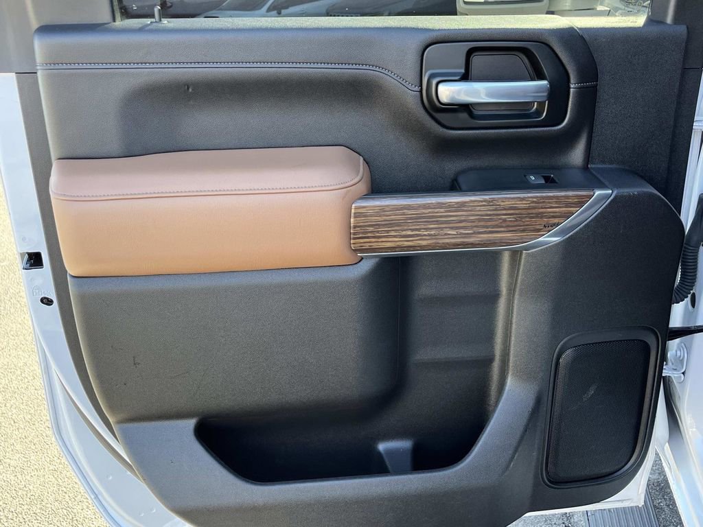 Used 2020 Chevrolet Silverado 3500 High Country image 17