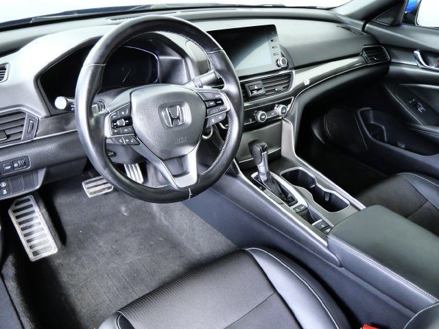 Used 2018 Honda Accord Sport image 3