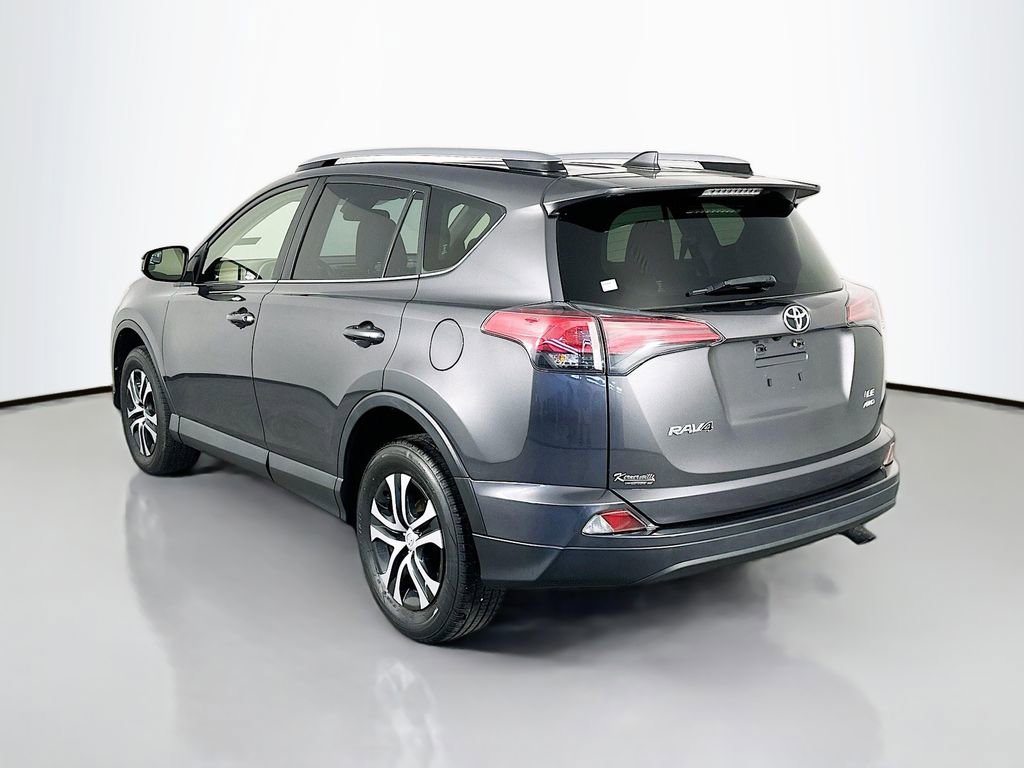 Used 2017 Toyota RAV4 LE AWD/4WD image 5