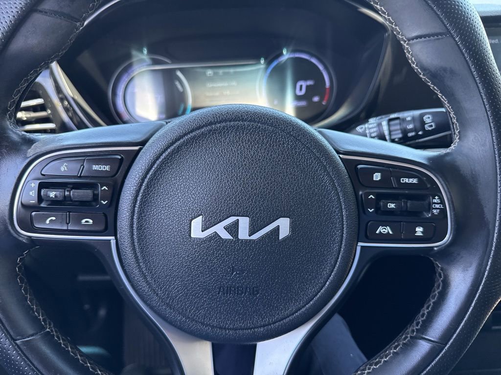 Used 2022 Kia Niro EX image 21