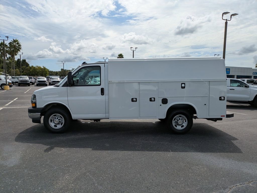 New 2025 Chevrolet Express 3500 w/ Power Convenience Package image 7