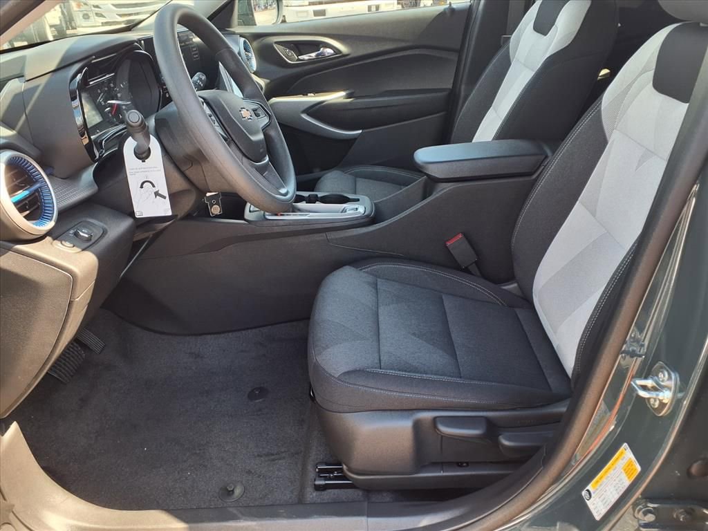 New 2026 Chevrolet Trax LS w/ LS Convenience Package image 6