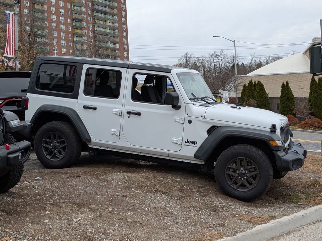 Used 2024 Jeep Wrangler Sport S image 5