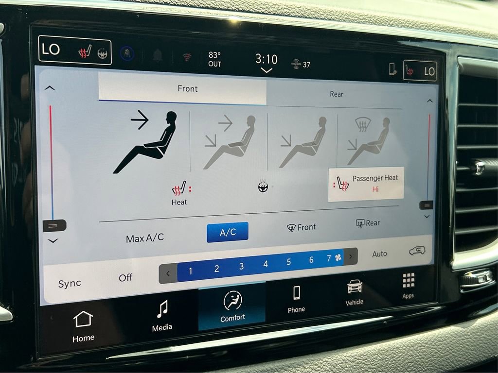 New 2025 Chrysler Voyager LX image 39