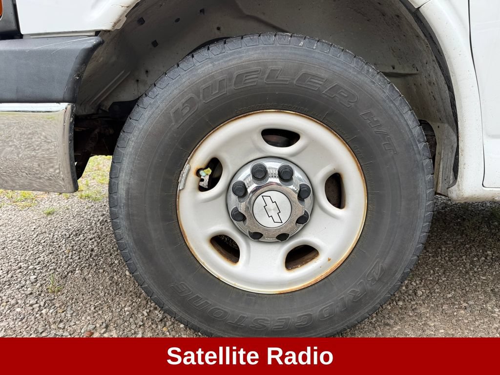 Used 2016 Chevrolet Express 2500 LT w/ LT Preferred Equipment Group RWD image 11