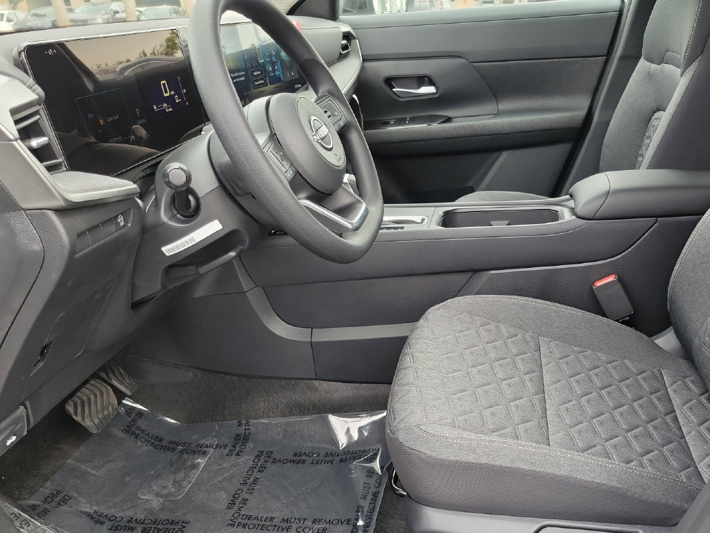 New 2026 Nissan Kicks SV w/ Cold Weather Package FWD image 17