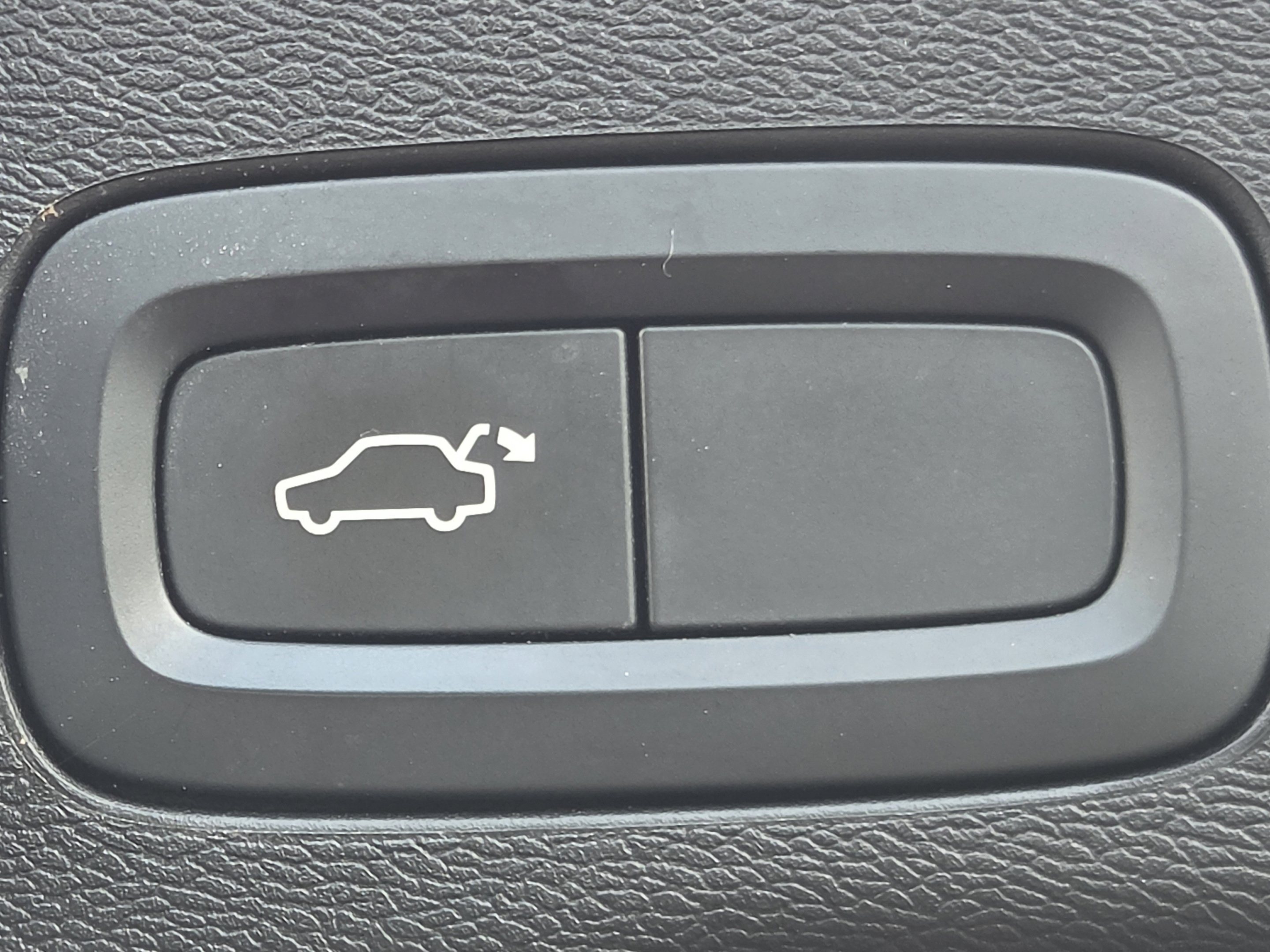 Used 2020 Volvo XC60 T5 Momentum FWD image 17