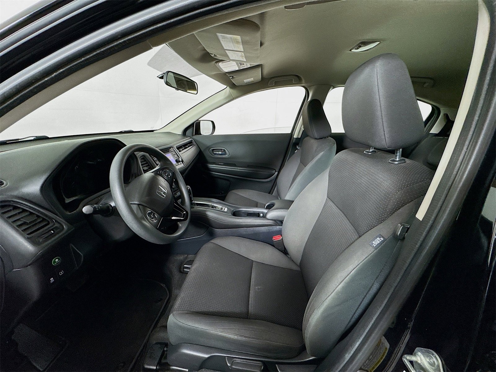 Used 2019 Honda HR-V LX image 17