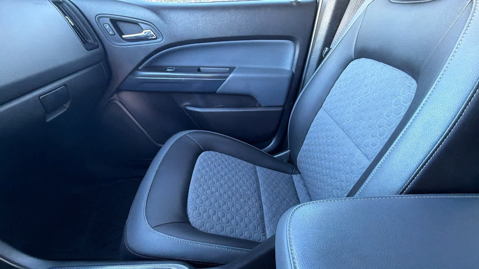 Used 2019 Chevrolet Colorado Z71 image 12