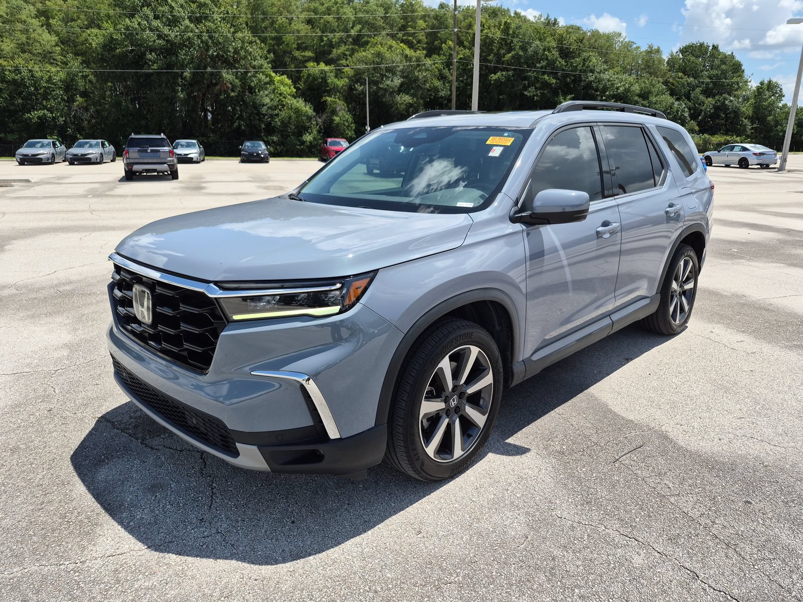 Used 2023 Honda Pilot Touring image 1