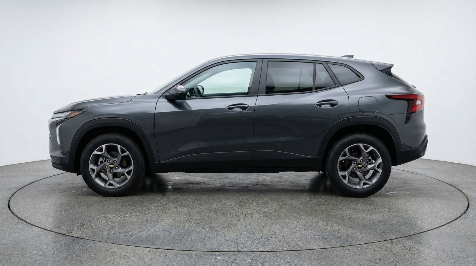 Used 2025 Chevrolet Trax LT image 5