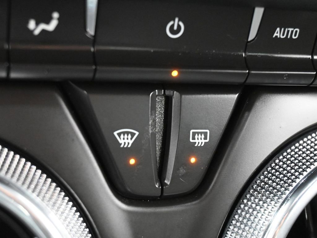 Used 2022 Chevrolet Camaro LT image 22