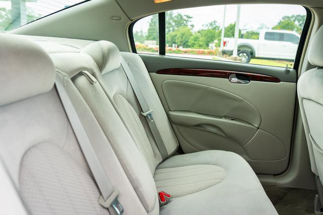 Used 2008 Buick Lucerne CX FWD image 9