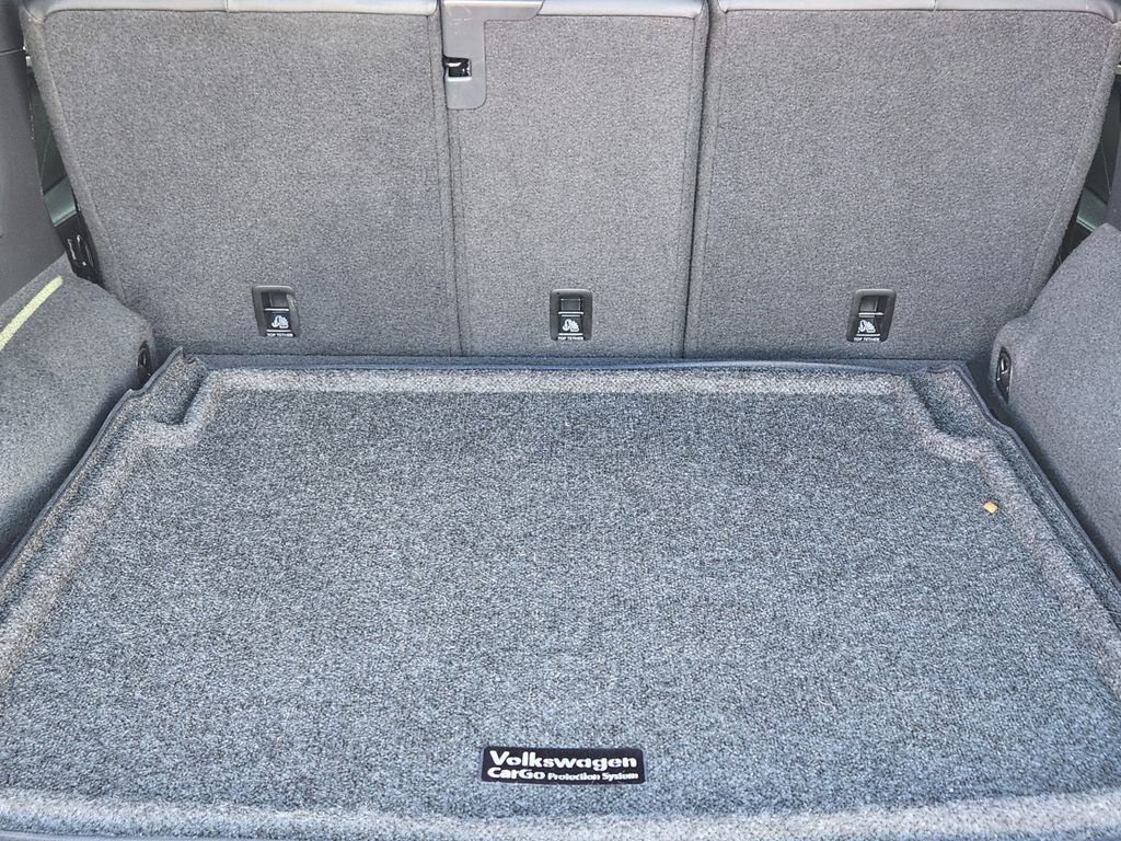 Used 2024 Volkswagen Tiguan SE R-Line image 30