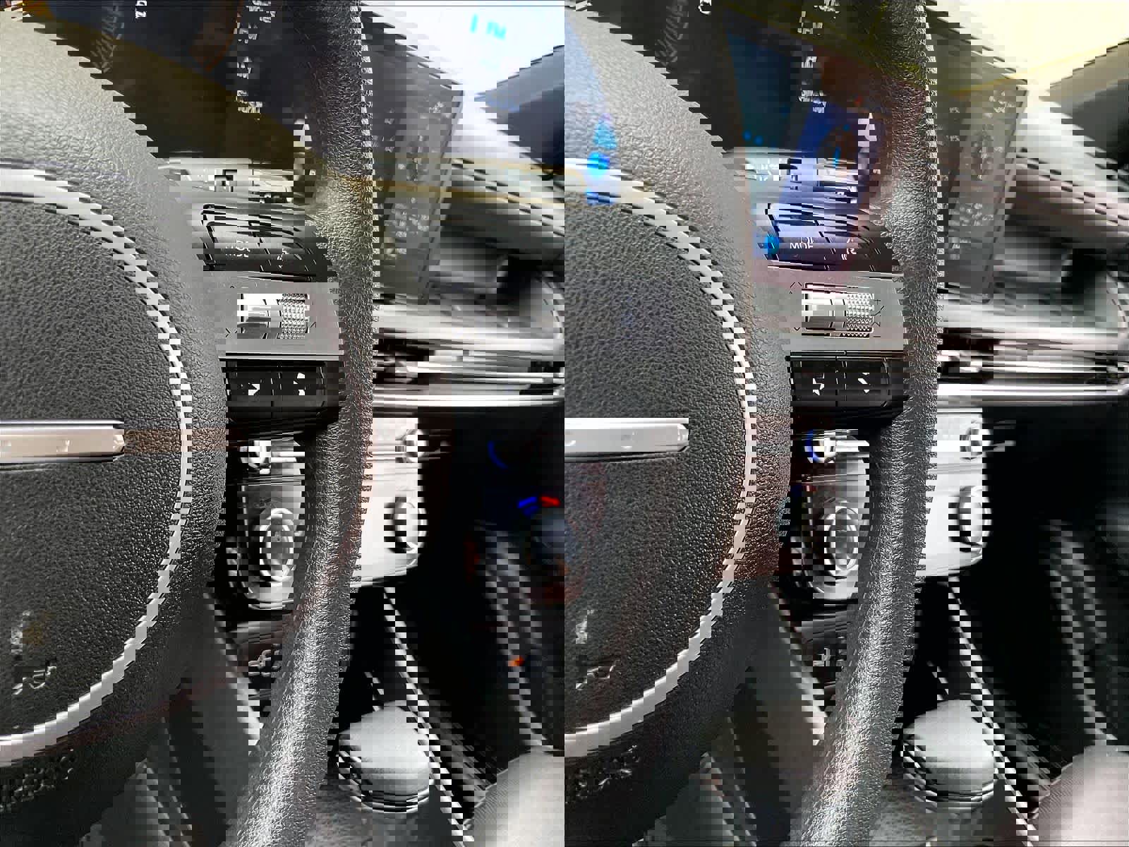 Certified 2025 Hyundai Santa Cruz SEL image 35