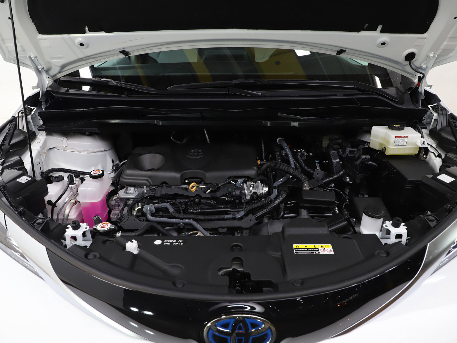 Used 2024 Toyota Sienna XSE image 32