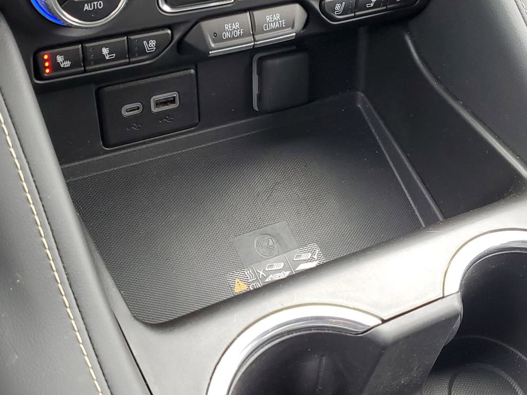 Certified 2024 GMC Yukon XL SLT w/ SLT Luxury Package image 22