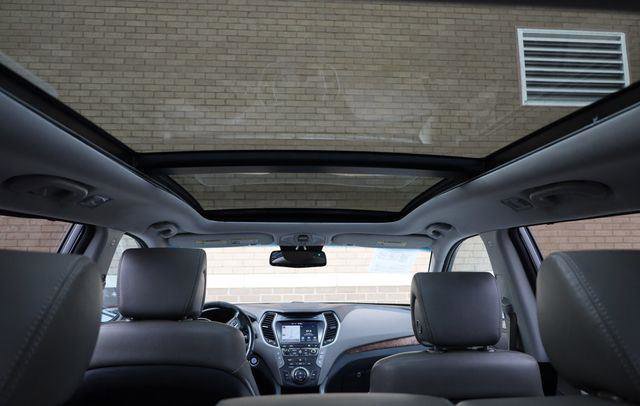 Used 2017 Hyundai Santa Fe FWD w/ SE Ultimate Tech Package 03 image 13