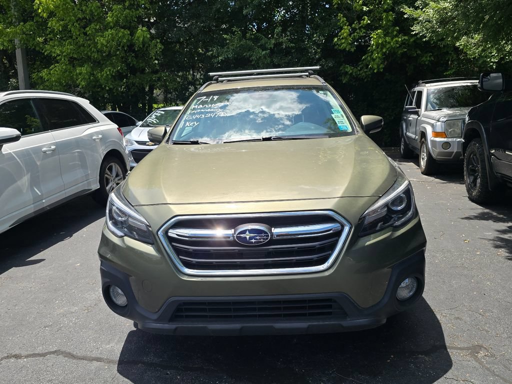 Used 2018 Subaru Outback 3.6R Touring w/ Popular Package #3 AWD/4WD image 2