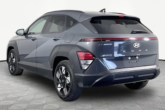 Used 2025 Hyundai Kona SEL FWD image 4