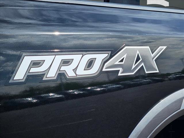 Used 2017 Nissan Titan PRO-4X AWD/4WD image 29