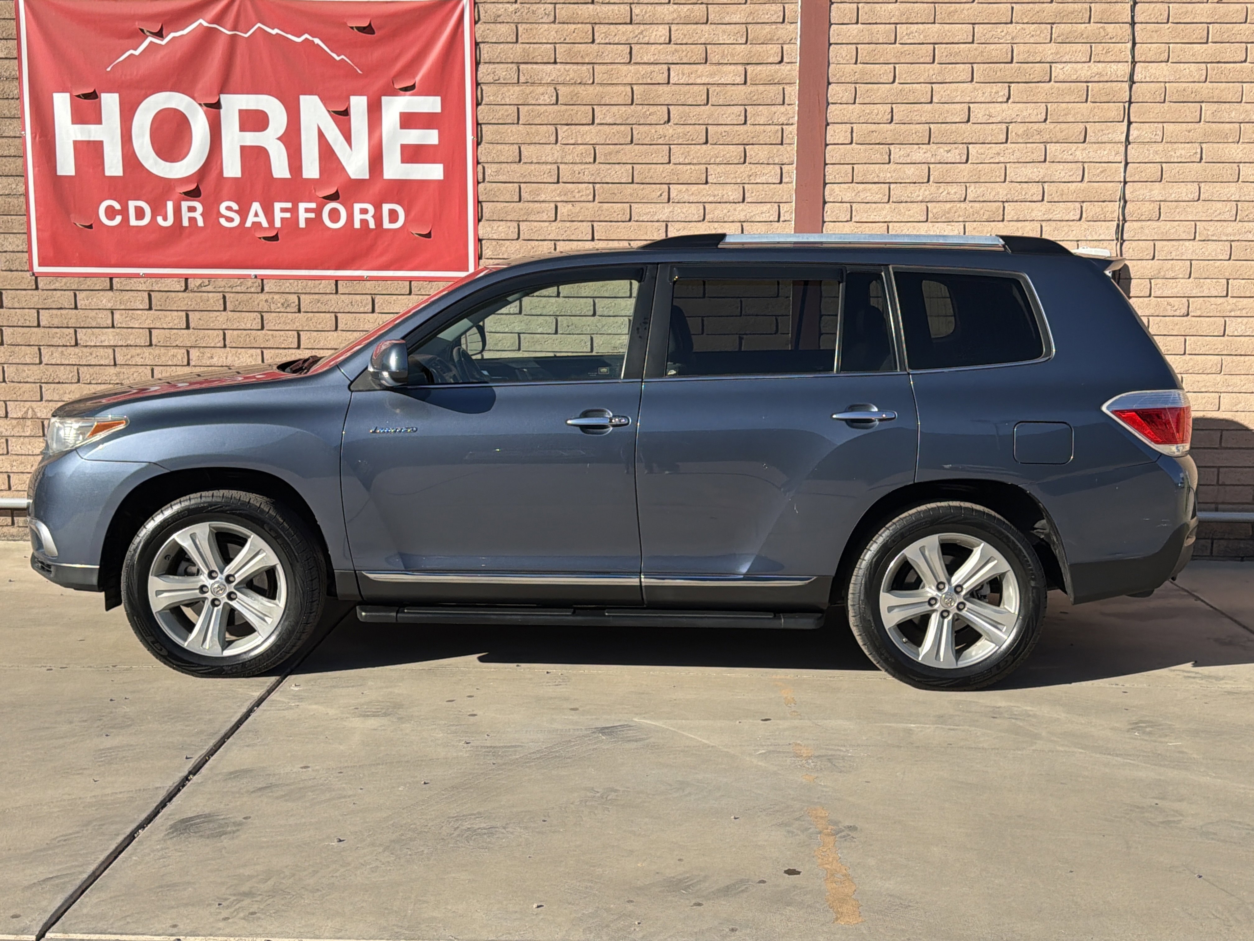 Used 2012 Toyota Highlander Limited image 2