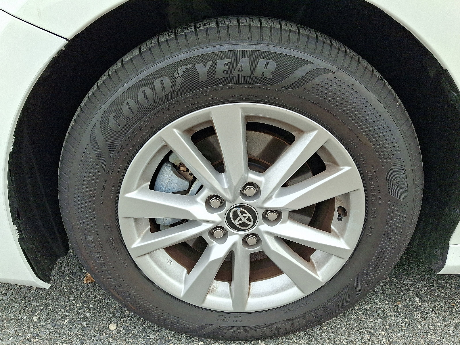 Used 2025 Toyota Camry LE image 9