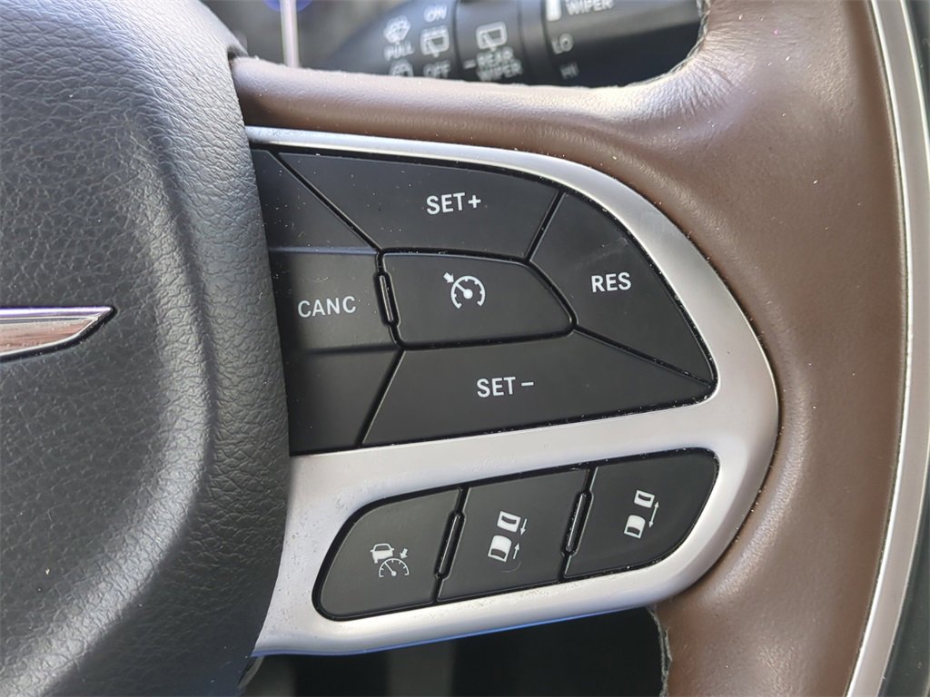 Used 2018 Chrysler Pacifica Limited w/ Tire & Wheel Group image 28