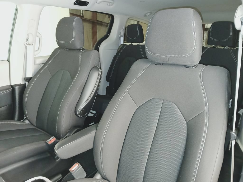 Used 2024 Chrysler Voyager LX FWD image 11