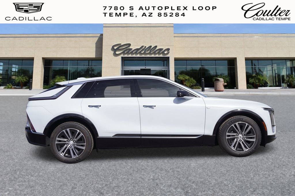 New 2026 Cadillac Lyriq Luxury image 2
