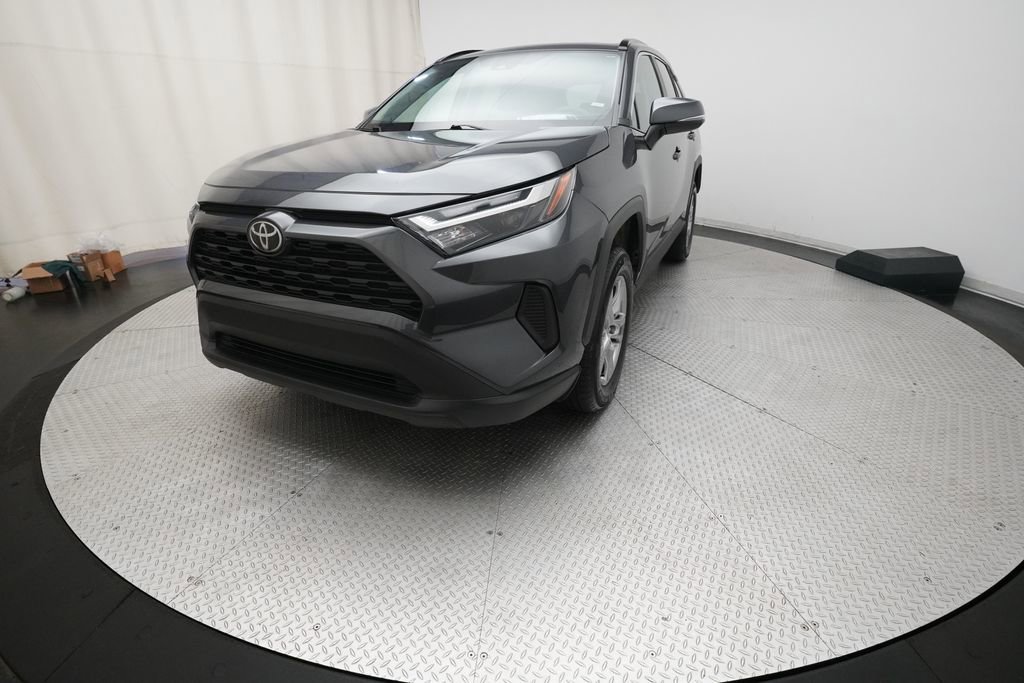 Used 2025 Toyota RAV4 XLE image 12
