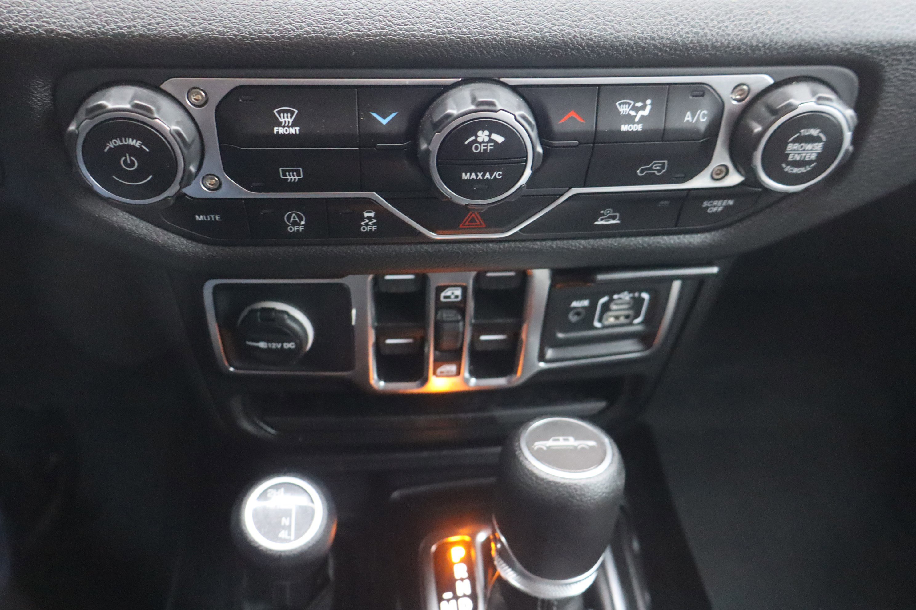 Used 2025 Jeep Gladiator Sport image 28