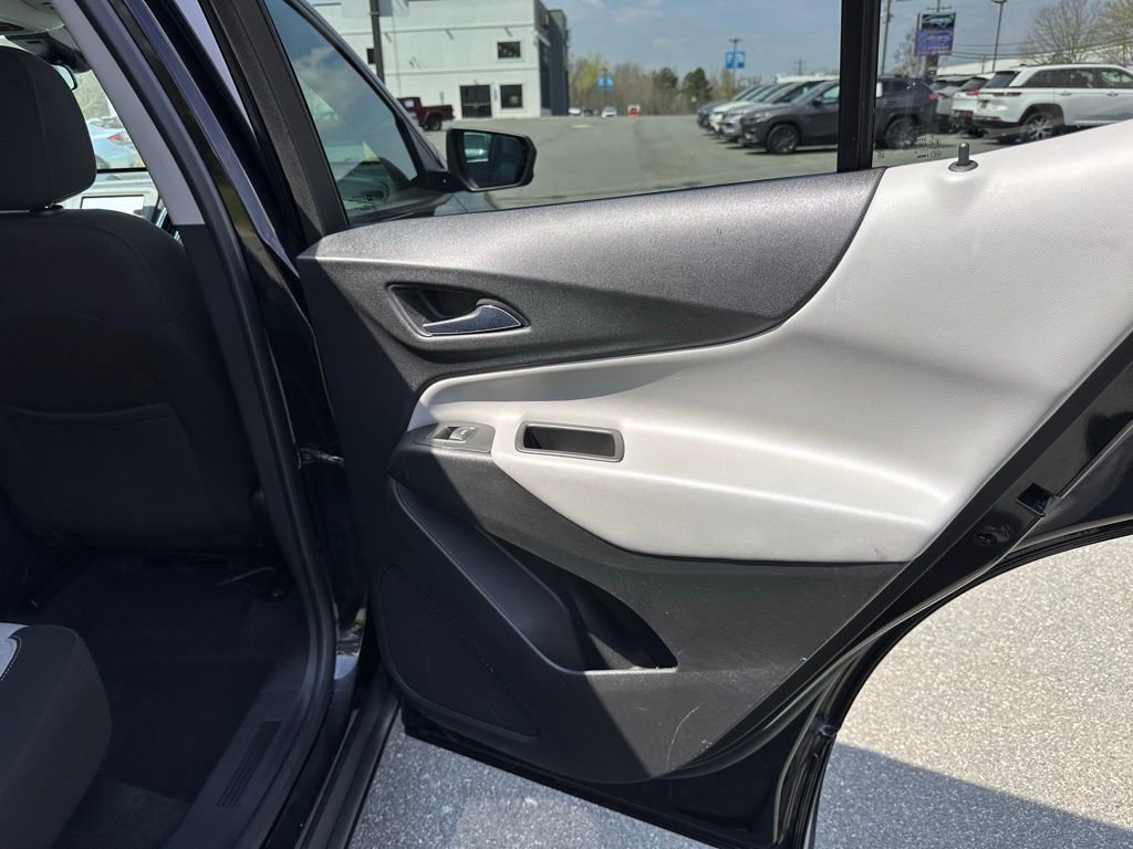 Used 2023 Chevrolet Equinox LS w/ LS Convenience Package image 18