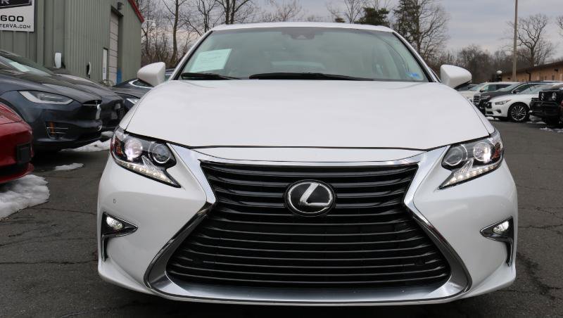 Used 2018 Lexus ES 350 w/ Luxury Package w/Wood Trim image 2