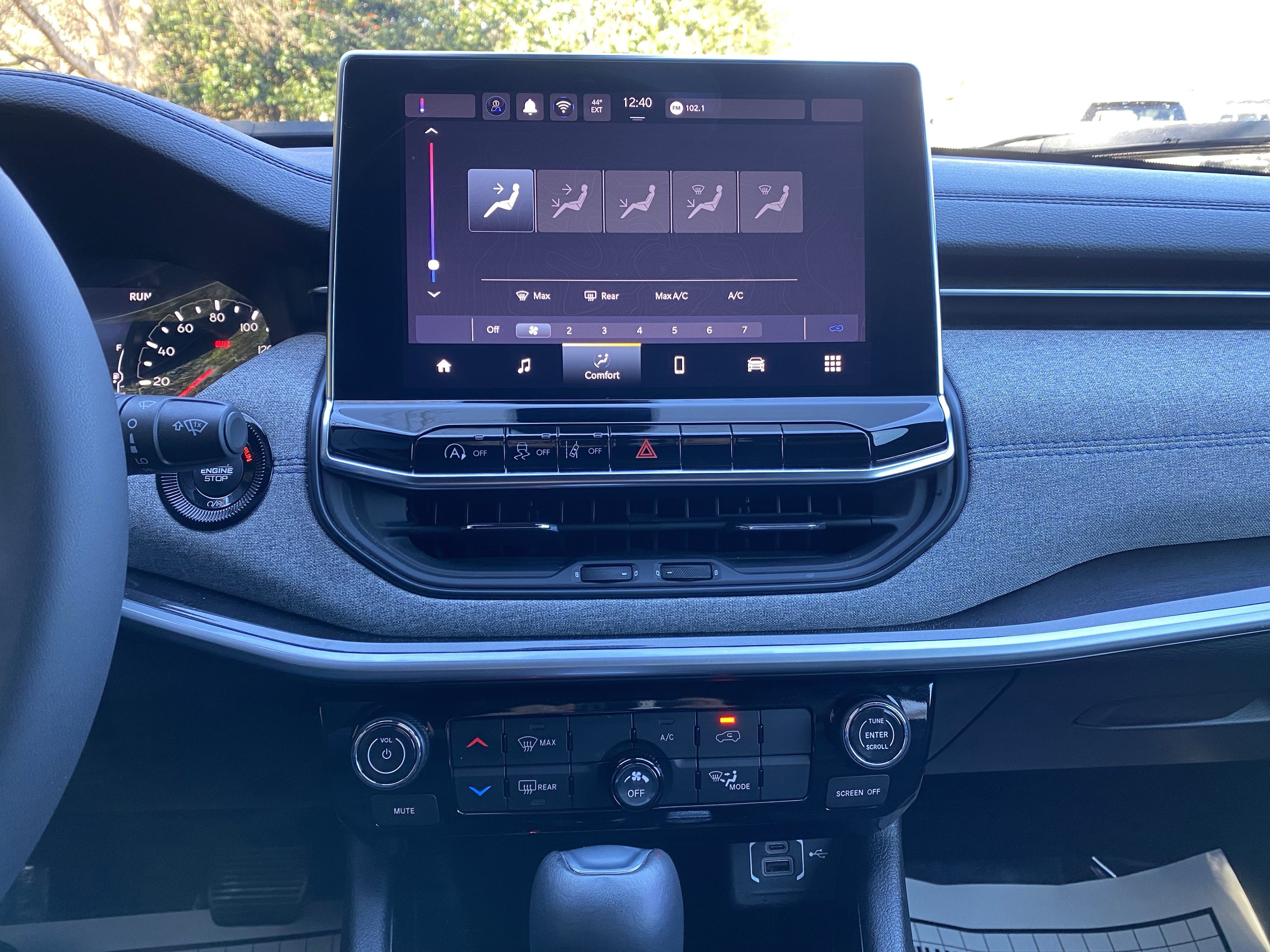 Used 2024 Jeep Compass Latitude image 24