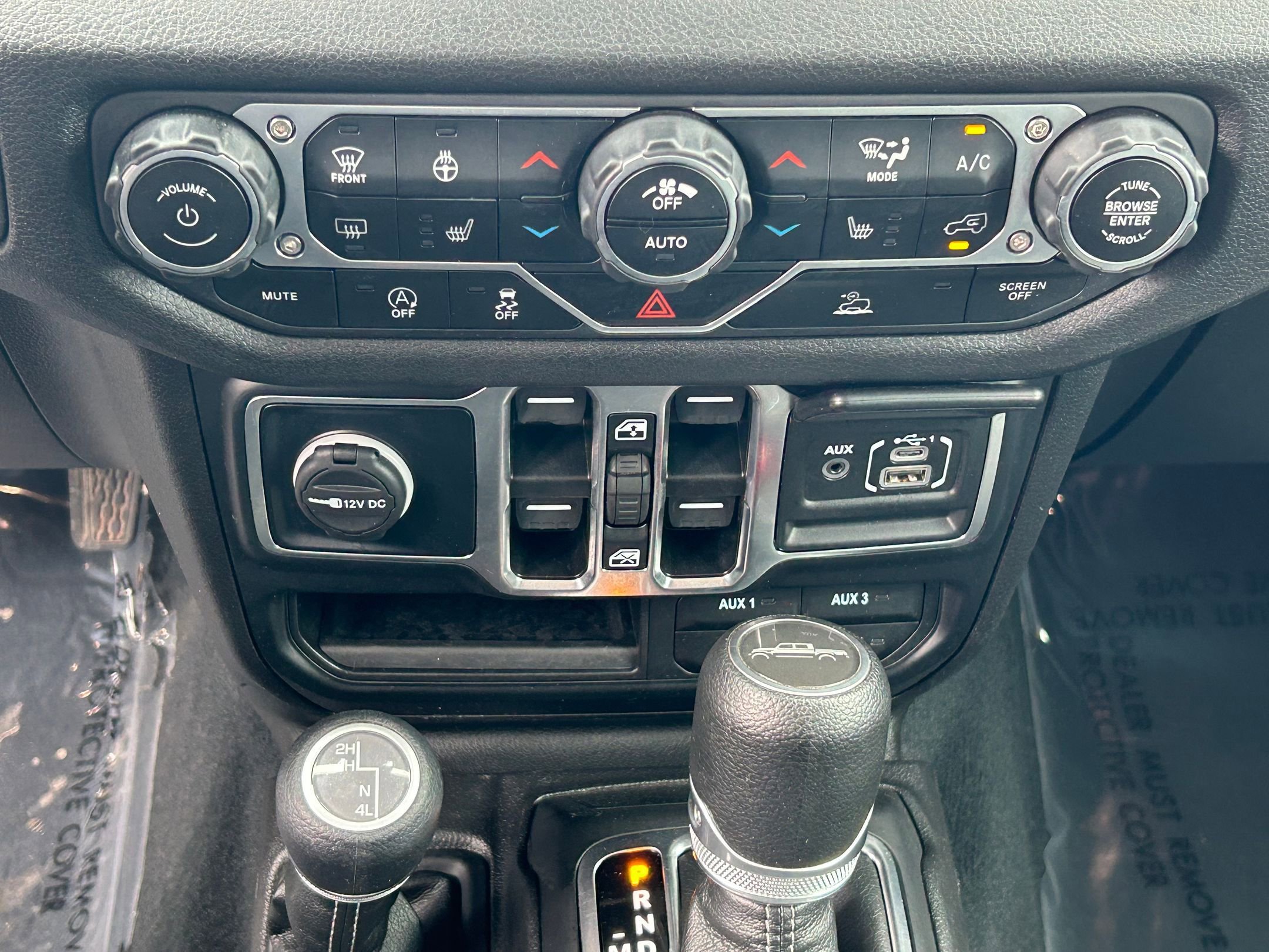 Used 2024 Jeep Gladiator Sport AWD/4WD image 23
