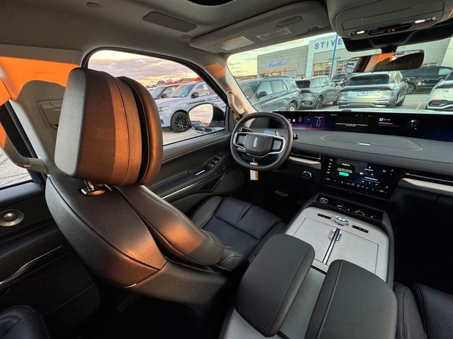 New 2025 Lincoln Navigator Reserve image 15