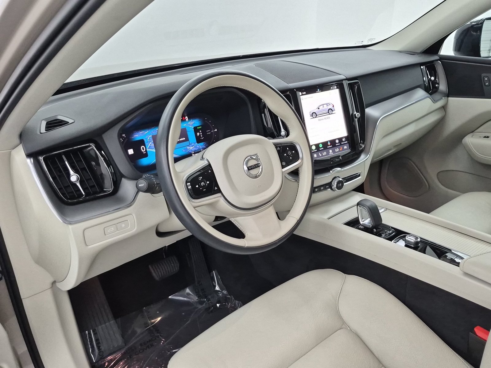 Used 2025 Volvo XC60 T8 Core w/ Protection Package Premier AWD/4WD image 4